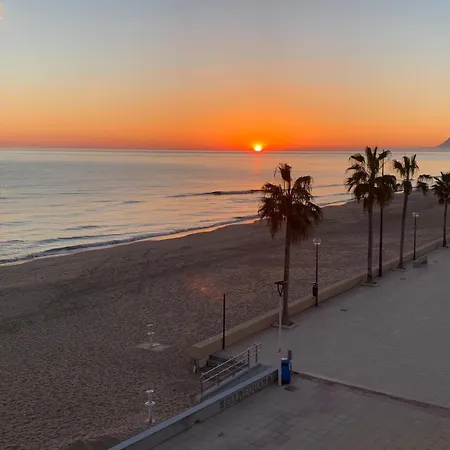 Un Balcon Al Mar شقة *