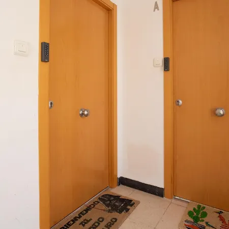 Un Balcon Al Mar Apartament